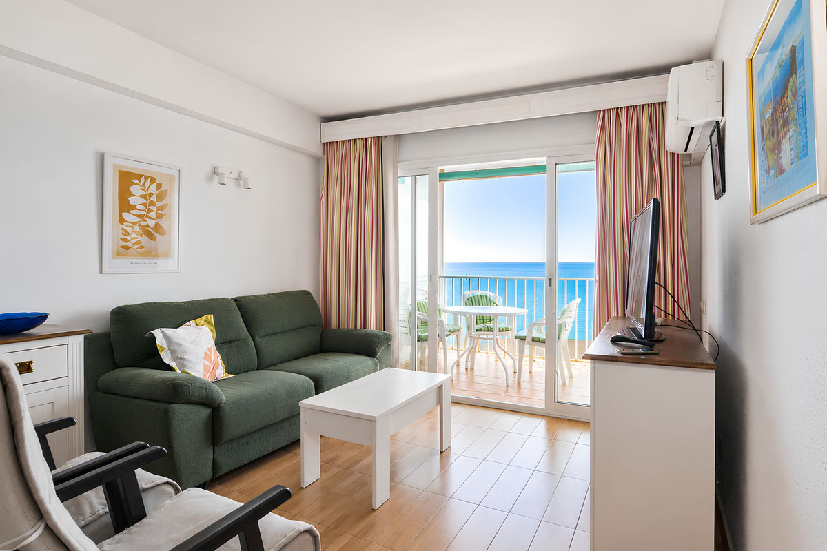 2 Bed Apartment for sale in Fuengirola Costa Del Sol, Málaga, Spain