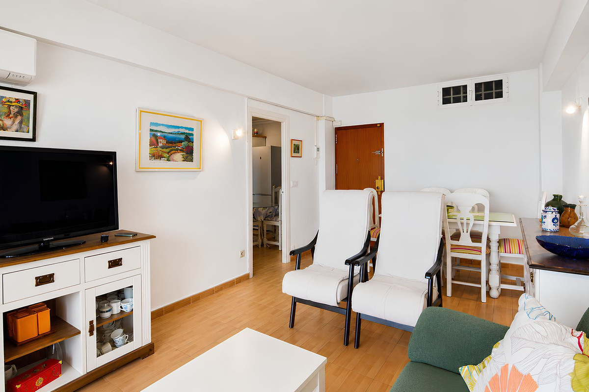2 Bed Apartment for sale in Fuengirola Costa Del Sol, Málaga, Spain