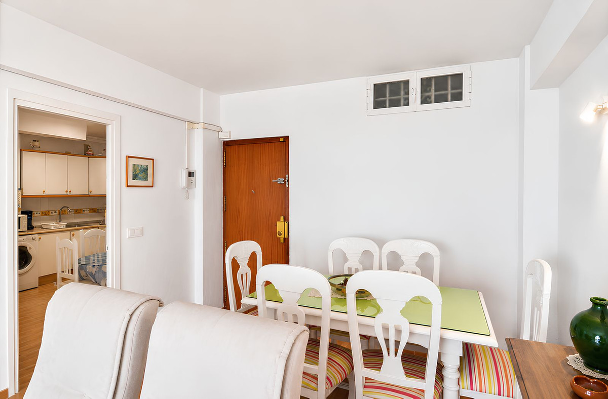 2 Bed Apartment for sale in Fuengirola Costa Del Sol, Málaga, Spain