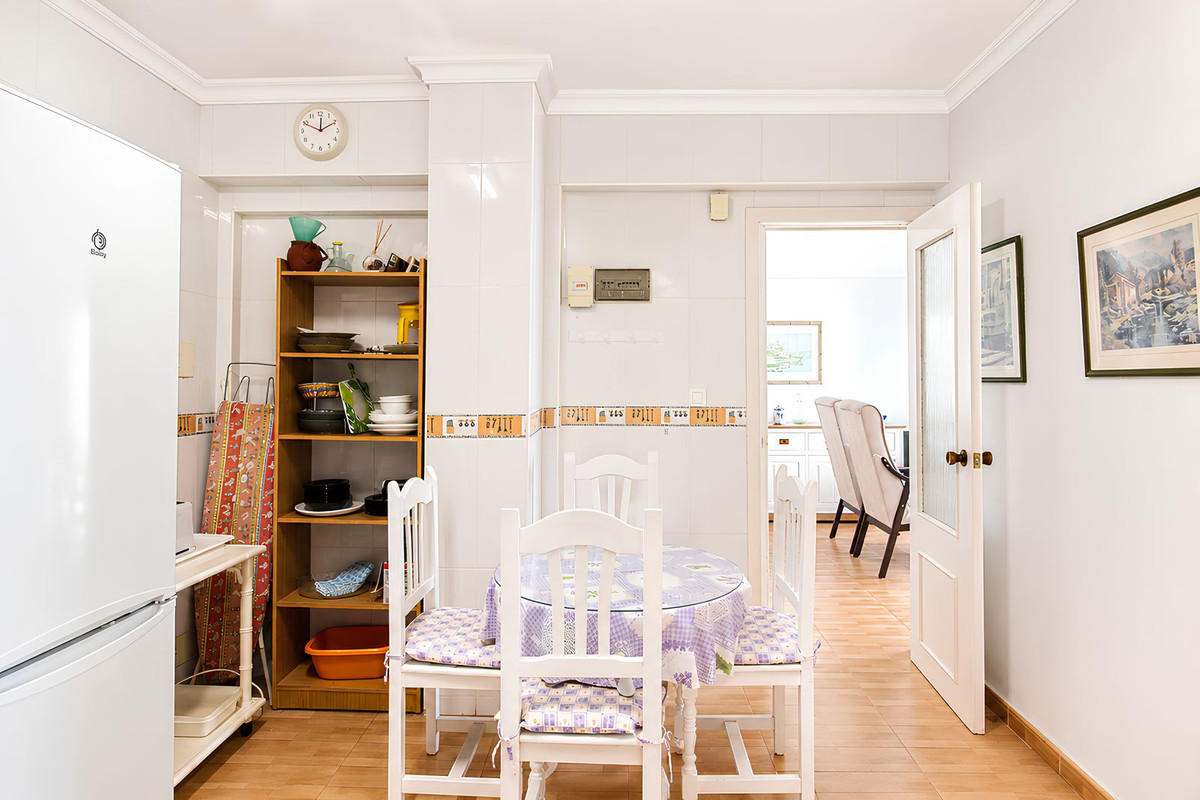 2 Bed Apartment for sale in Fuengirola Costa Del Sol, Málaga, Spain