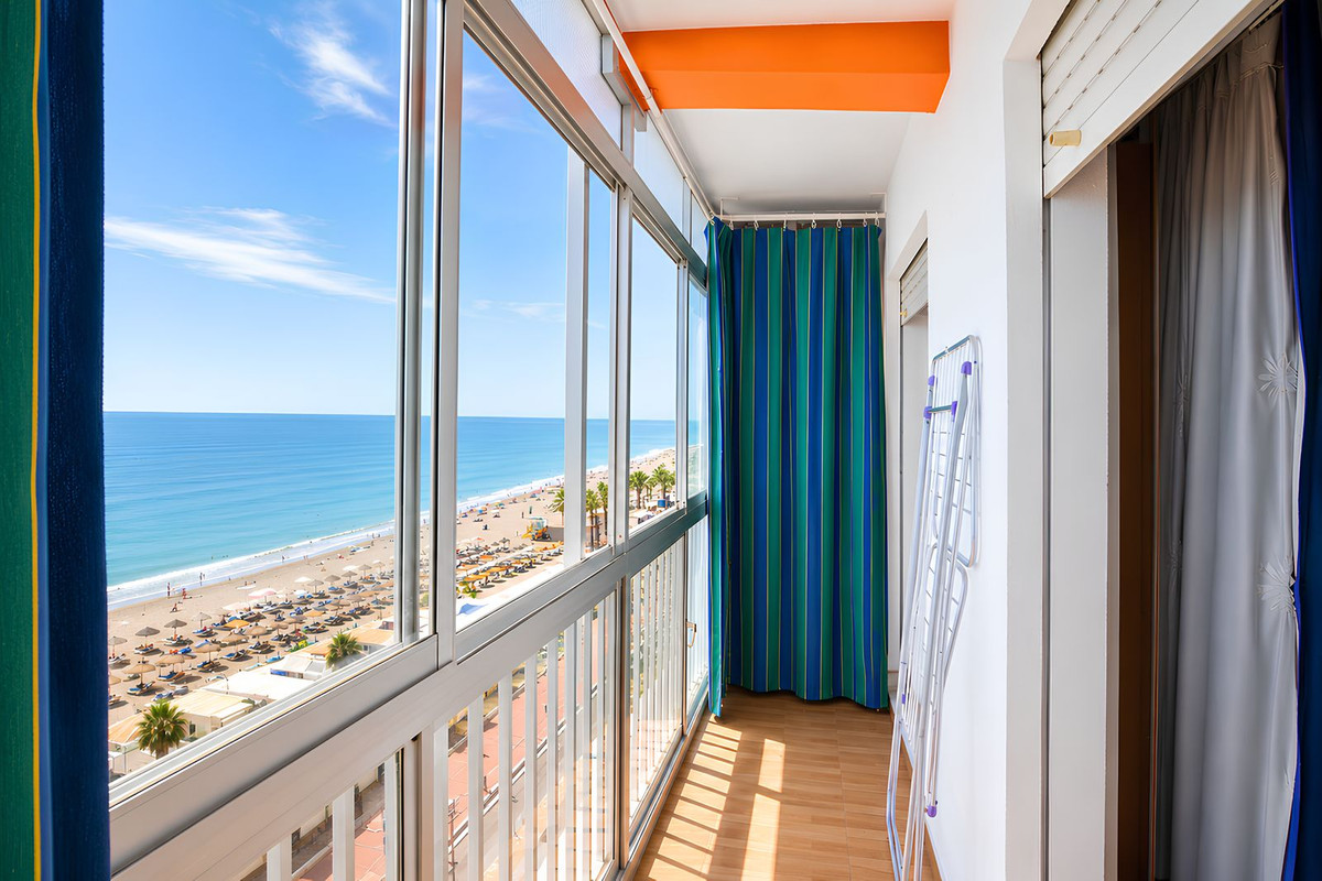 2 Bed Apartment for sale in Fuengirola Costa Del Sol, Málaga, Spain