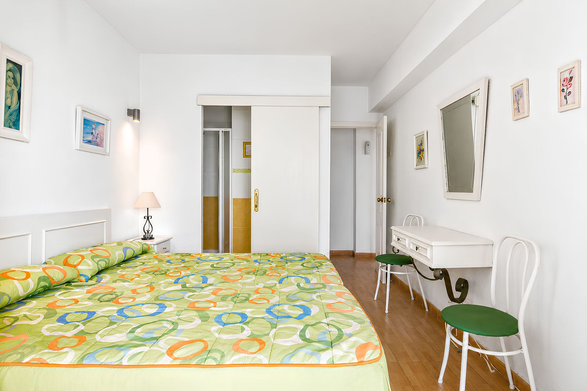 2 Bed Apartment for sale in Fuengirola Costa Del Sol, Málaga, Spain