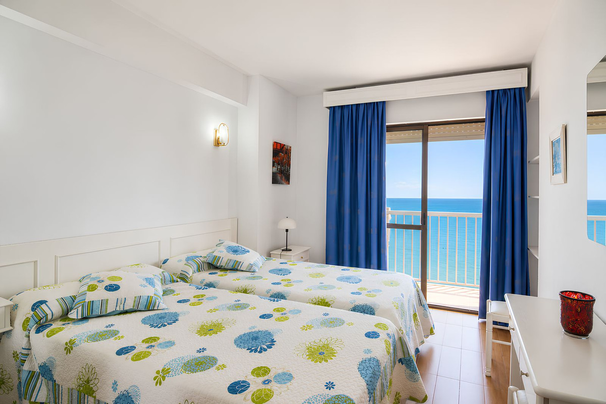 2 Bed Apartment for sale in Fuengirola Costa Del Sol, Málaga, Spain