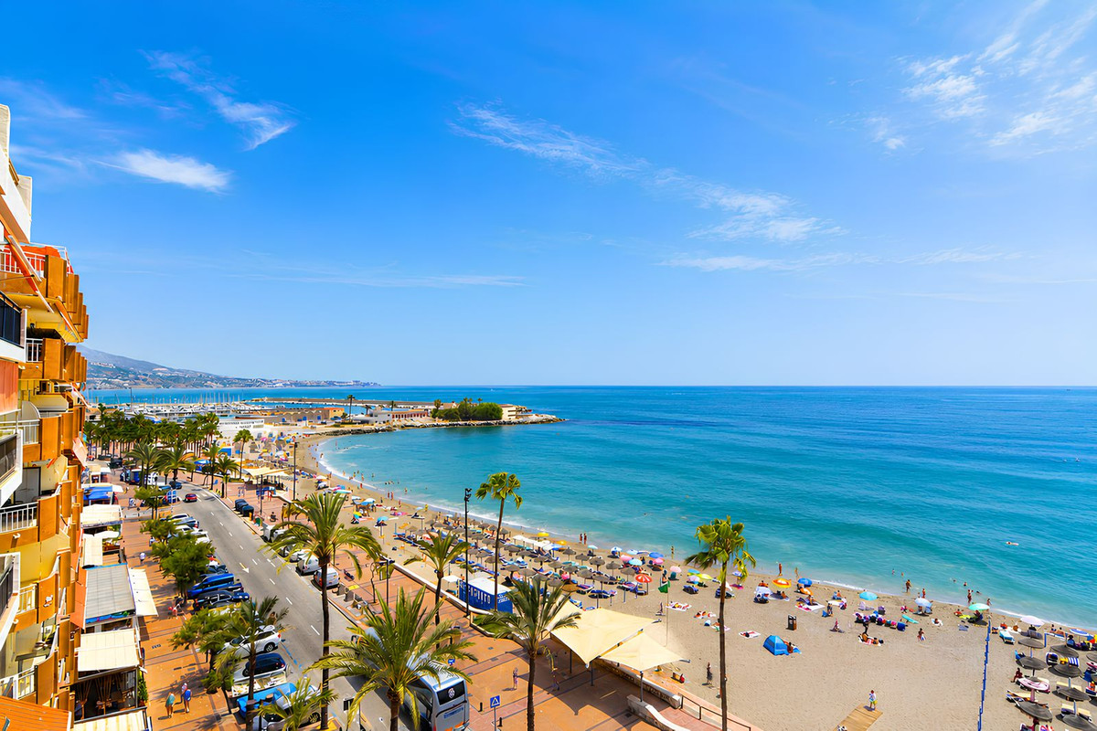 2 Bed Apartment for sale in Fuengirola Costa Del Sol, Málaga, Spain