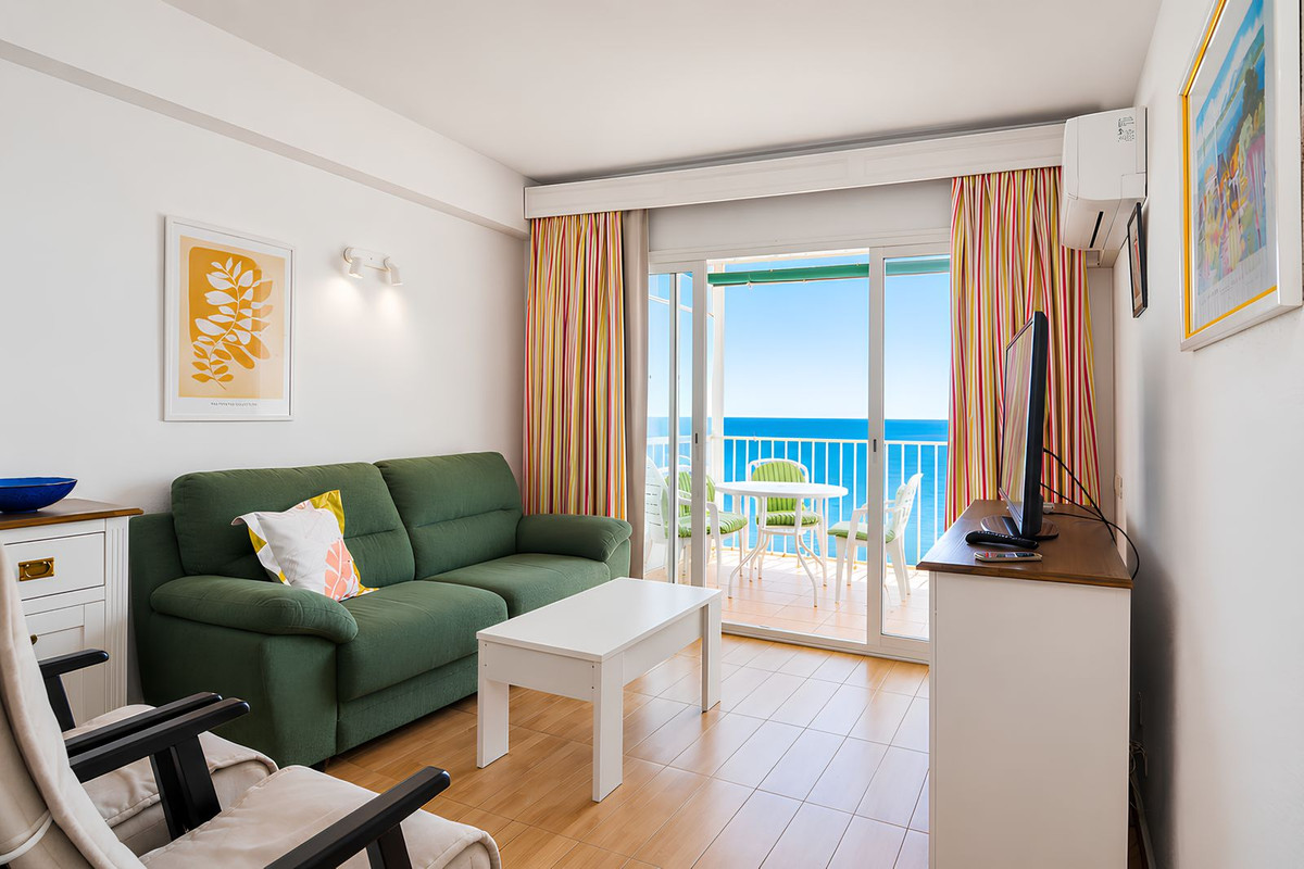 2 Bed Apartment for sale in Fuengirola Costa Del Sol, Málaga, Spain