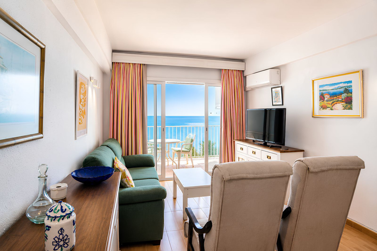 2 Bed Apartment for sale in Fuengirola Costa Del Sol, Málaga, Spain