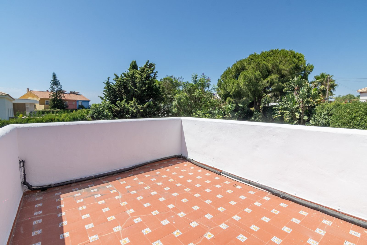 3 Bed Townhouse for sale in Estepona Costa Del Sol, Málaga, Spain