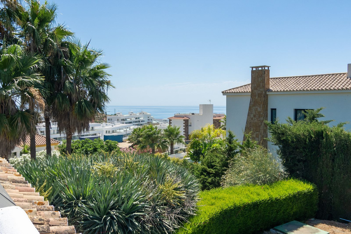 3 Bed Townhouse for sale in Estepona Costa Del Sol, Málaga, Spain