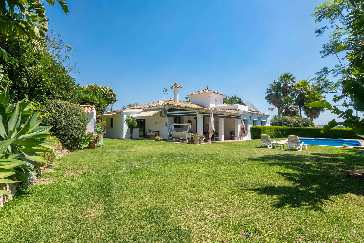 3 Bed Townhouse for sale in Estepona Costa Del Sol, Málaga, Spain