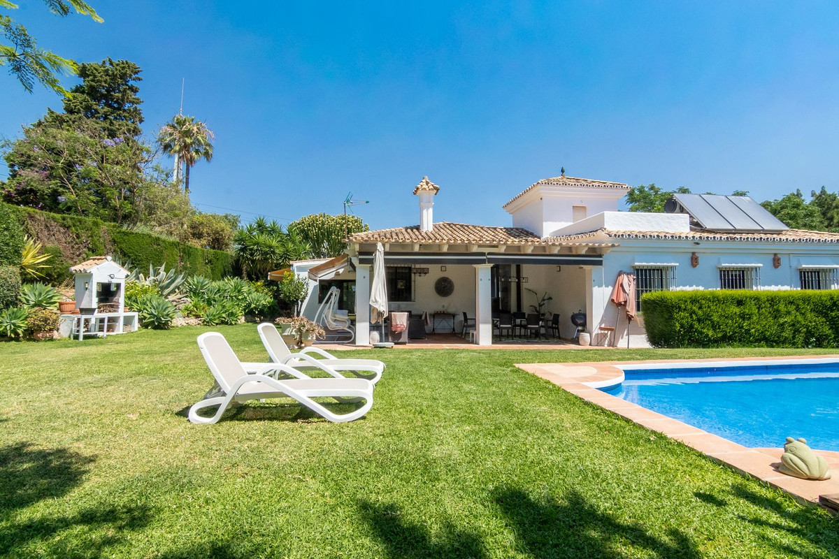3 Bed Townhouse for sale in Estepona Costa Del Sol, Málaga, Spain