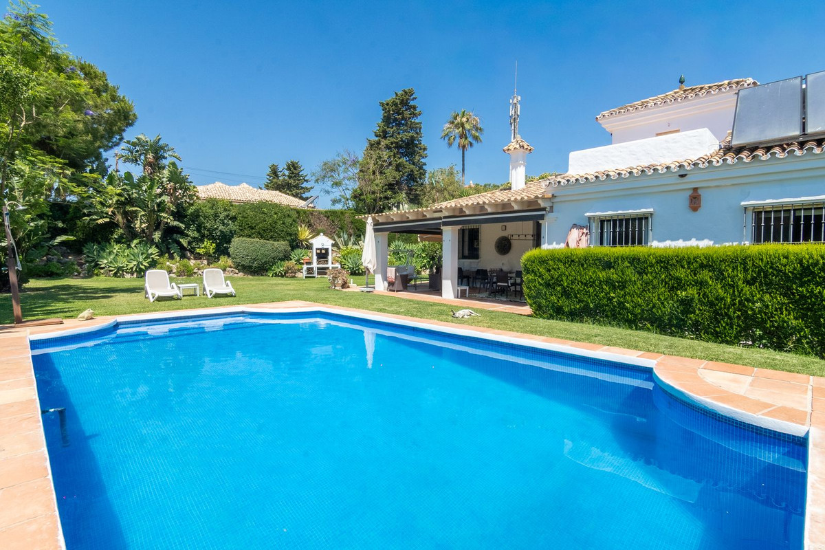 3 Bed Townhouse for sale in Estepona Costa Del Sol, Málaga, Spain