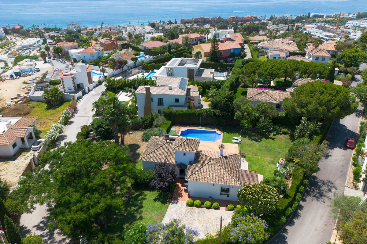 3 Bed Townhouse for sale in Estepona Costa Del Sol, Málaga, Spain