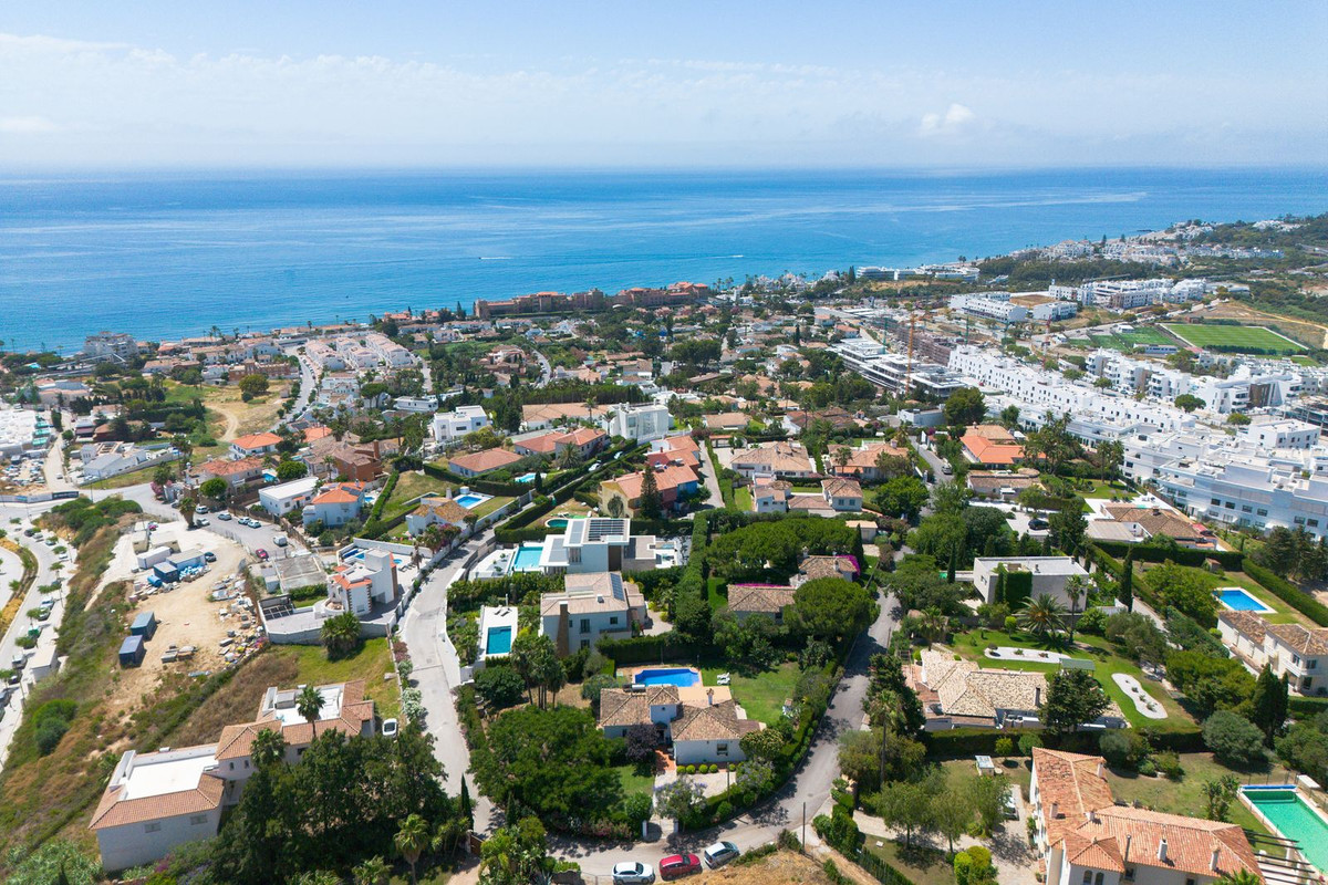 3 Bed Townhouse for sale in Estepona Costa Del Sol, Málaga, Spain