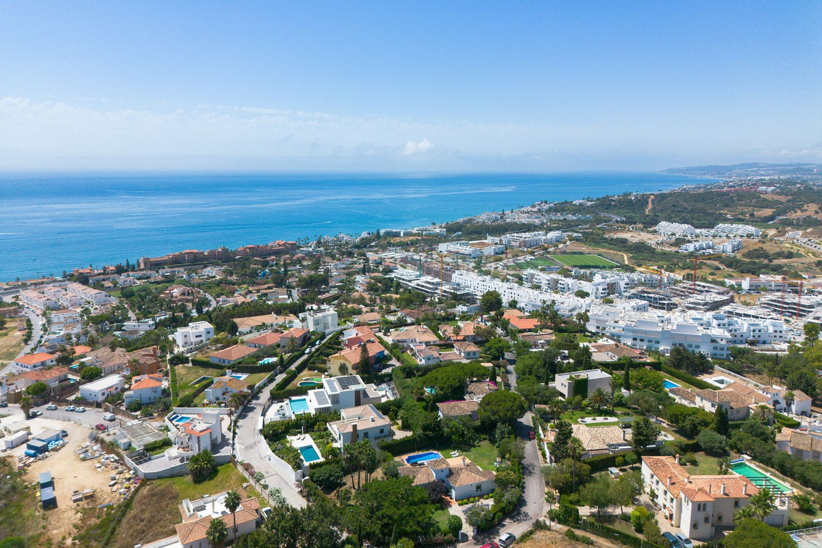 3 Bed Townhouse for sale in Estepona Costa Del Sol, Málaga, Spain