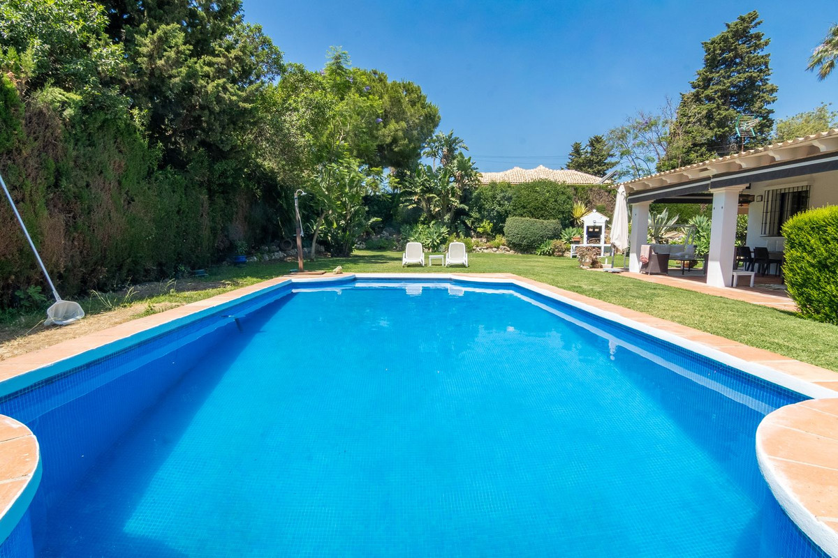 3 Bed Townhouse for sale in Estepona Costa Del Sol, Málaga, Spain