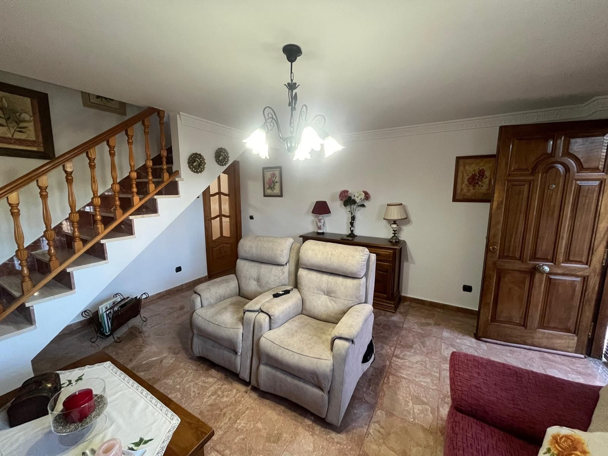 2 Bed Townhouse for sale in Estepona Costa Del Sol, Málaga, Spain