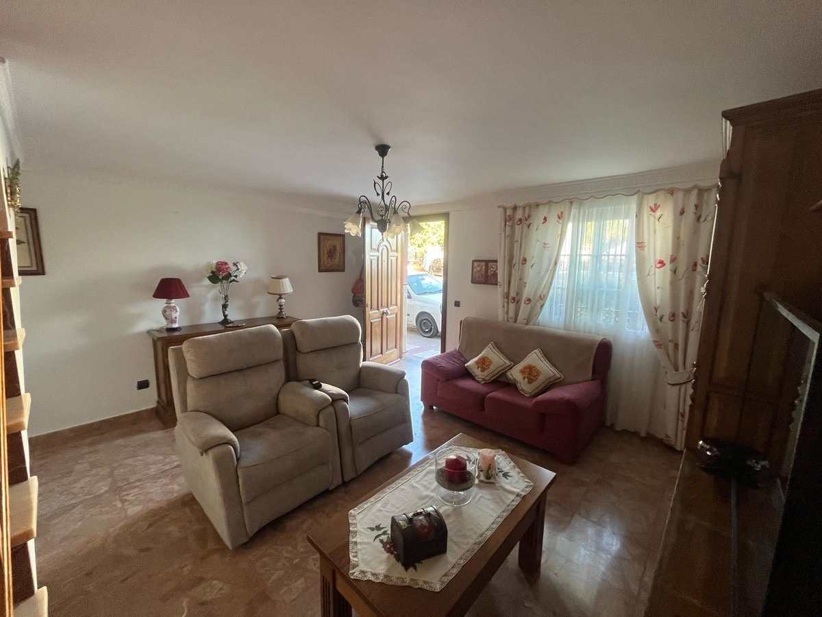 2 Bed Townhouse for sale in Estepona Costa Del Sol, Málaga, Spain