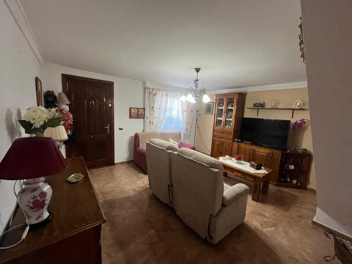 2 Bed Townhouse for sale in Estepona Costa Del Sol, Málaga, Spain