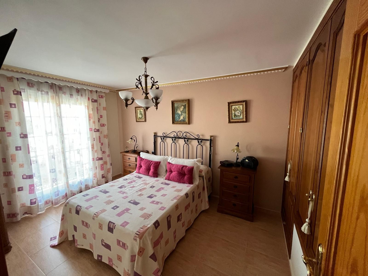 2 Bed Townhouse for sale in Estepona Costa Del Sol, Málaga, Spain