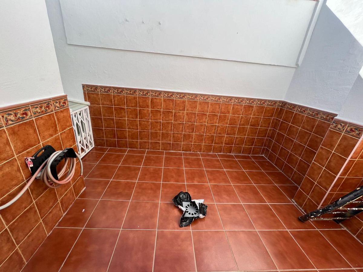 2 Bed Townhouse for sale in Estepona Costa Del Sol, Málaga, Spain