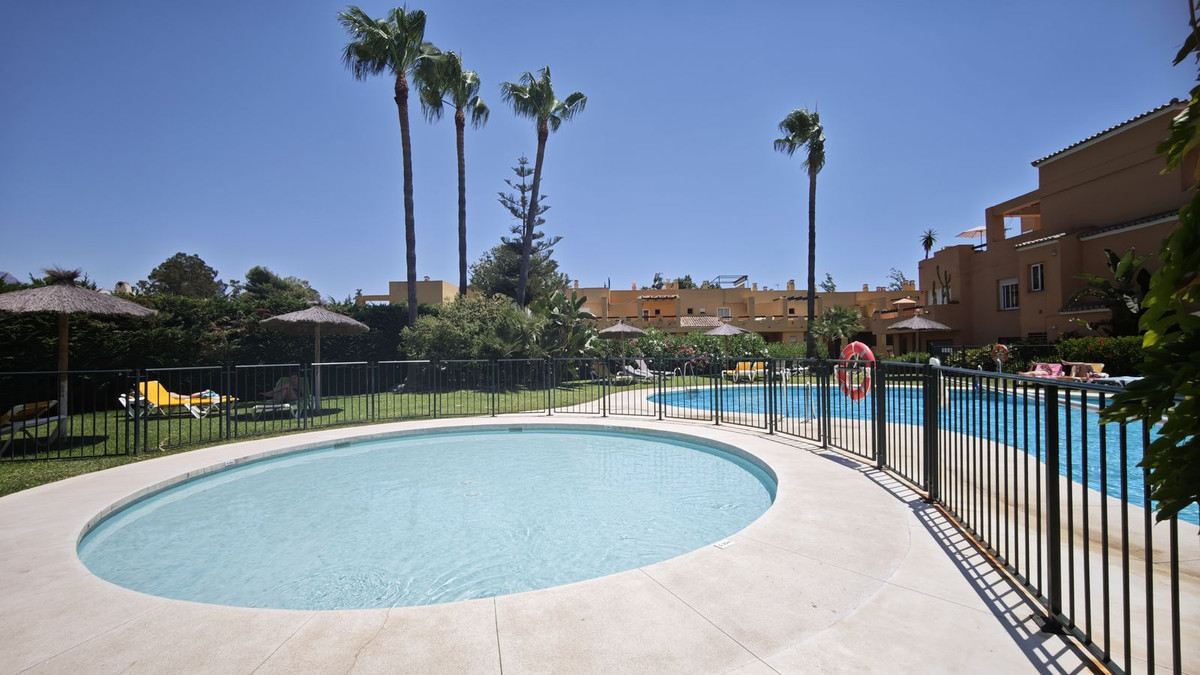 2 Bed Apartment for sale in Guadalmina Alta Costa Del Sol, Málaga, Spain