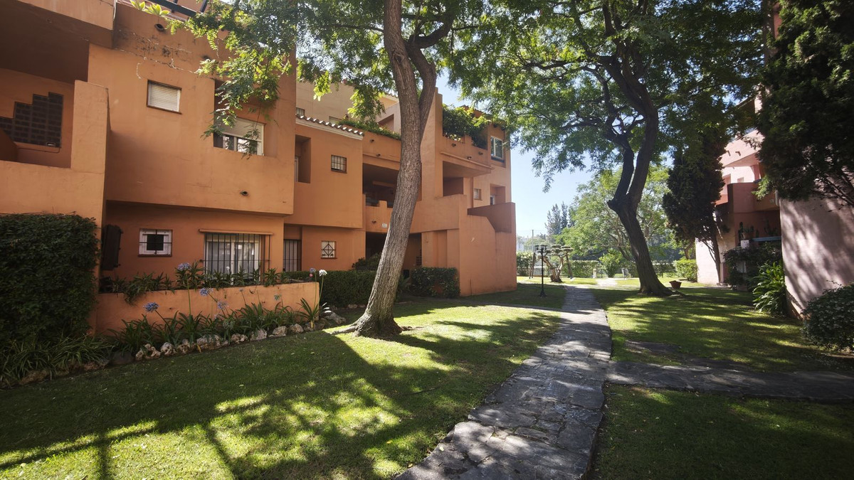 2 Bed Apartment for sale in Guadalmina Alta Costa Del Sol, Málaga, Spain