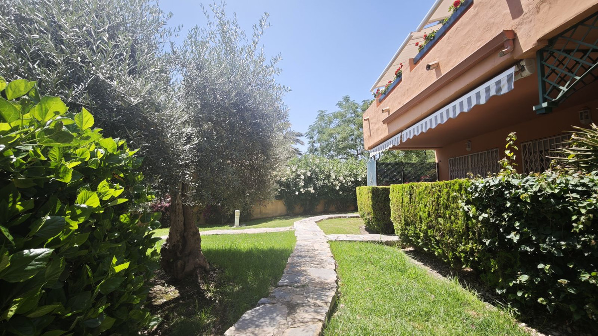 2 Bed Apartment for sale in Guadalmina Alta Costa Del Sol, Málaga, Spain