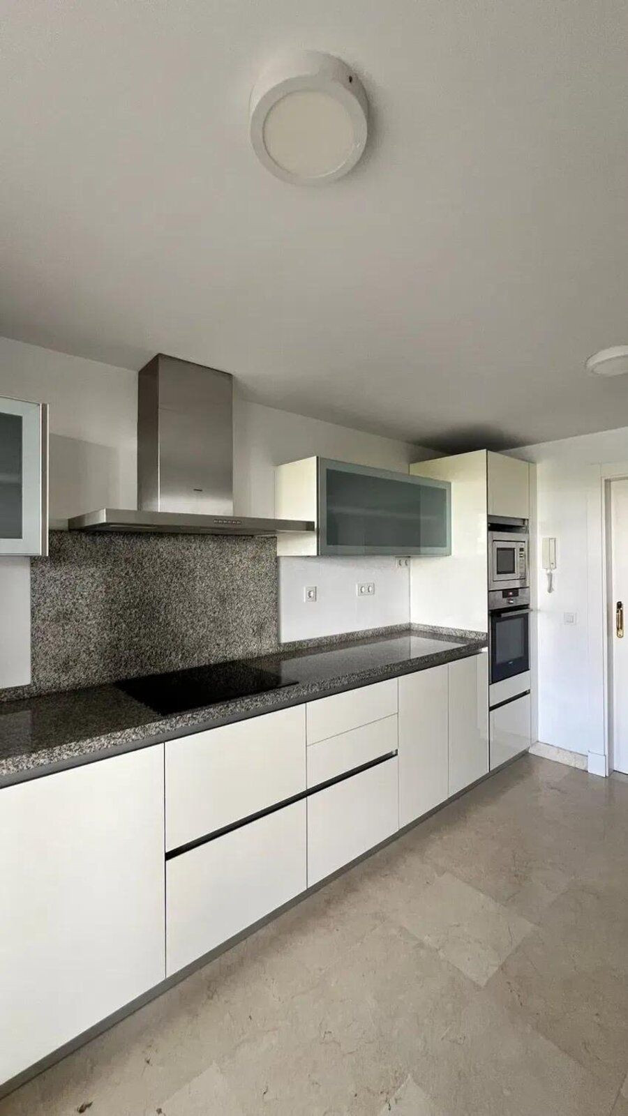 2 Bed Apartment for sale in Nueva Andalucía Costa Del Sol, Málaga, Spain