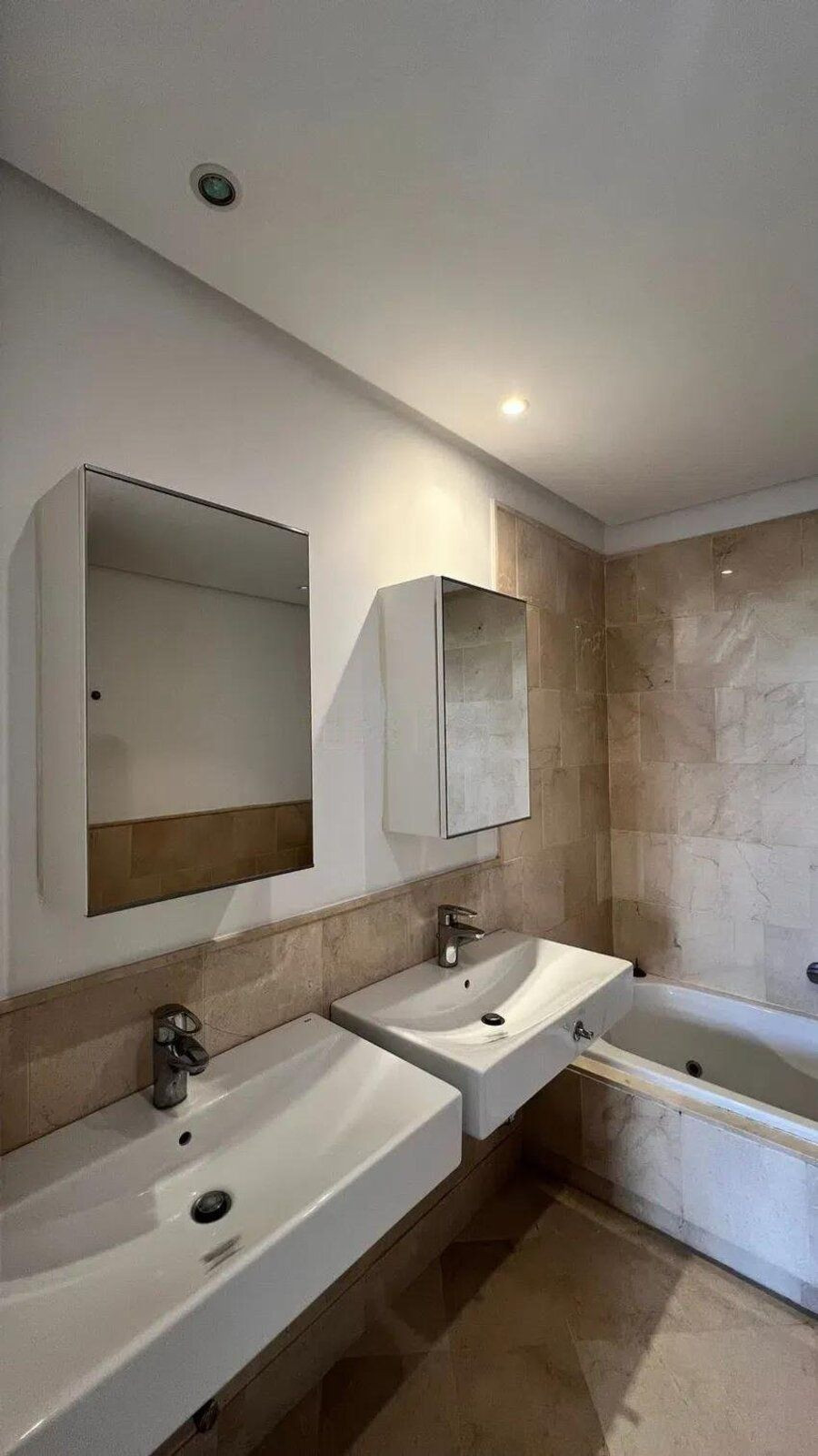 2 Bed Apartment for sale in Nueva Andalucía Costa Del Sol, Málaga, Spain