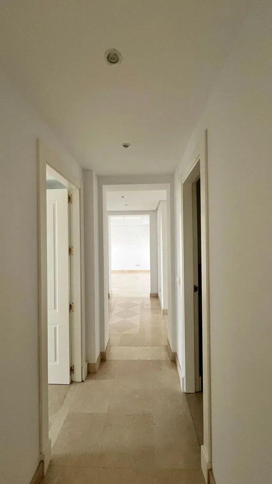 2 Bed Apartment for sale in Nueva Andalucía Costa Del Sol, Málaga, Spain