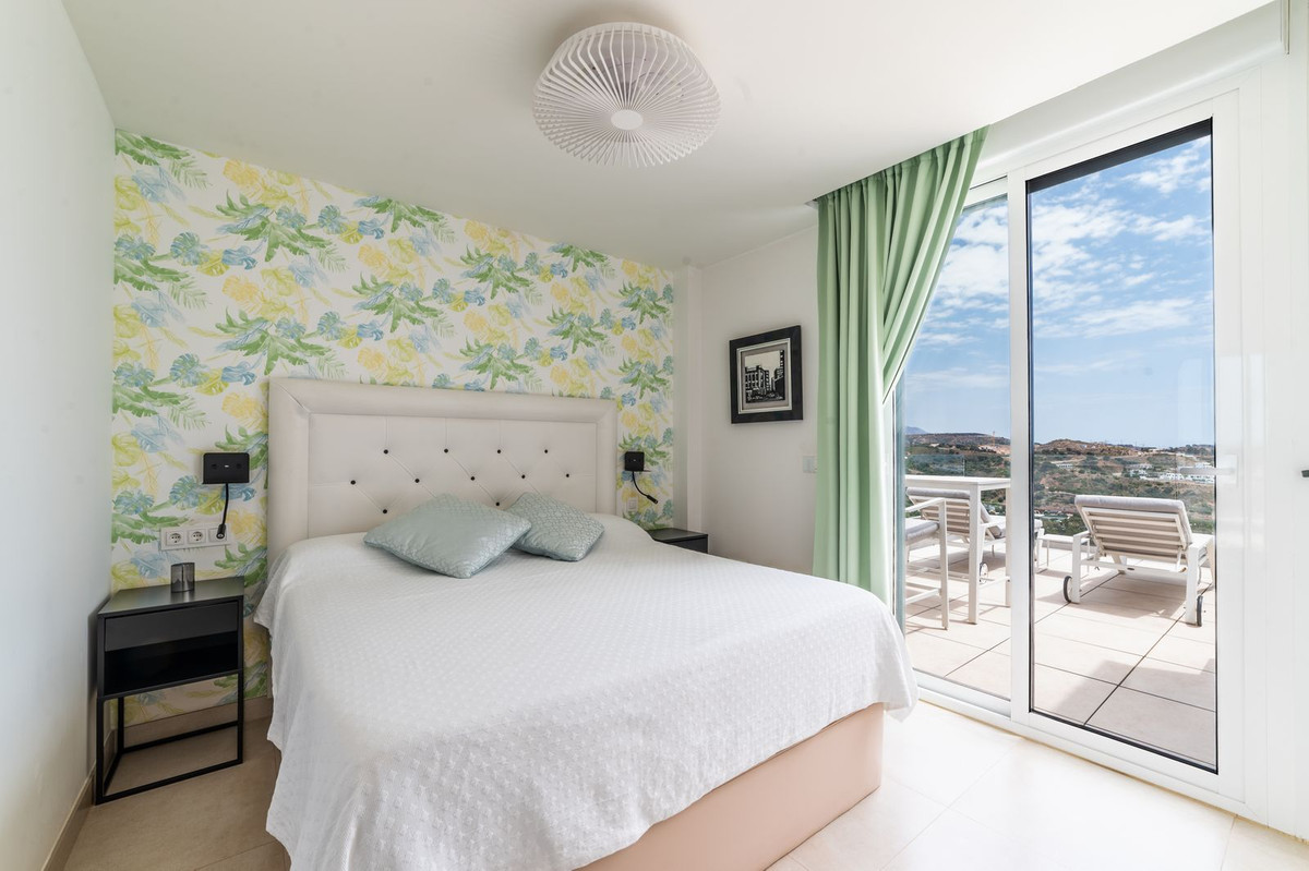 3 Bed Apartment for sale in La Cala De Mijas Costa Del Sol, Málaga, Spain