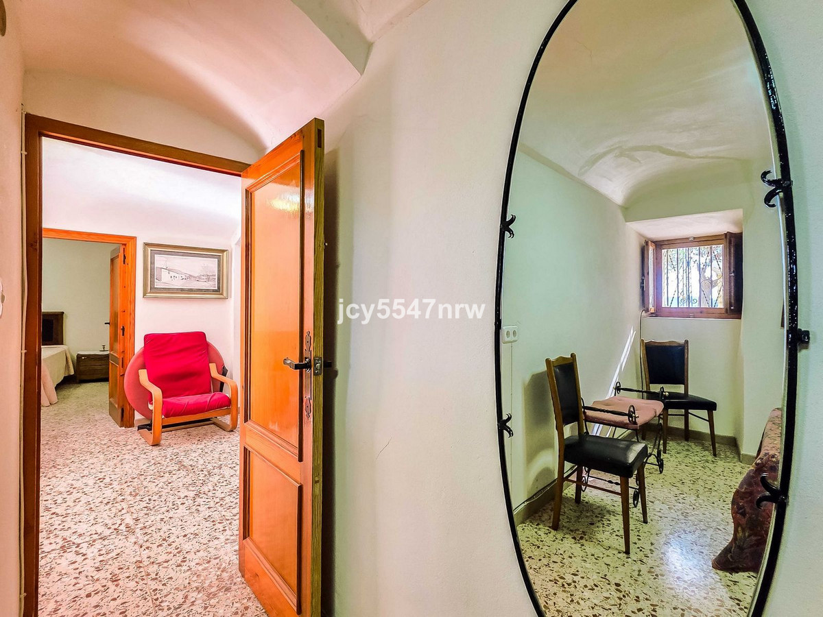 4 Bed Townhouse for sale in Pinoso Costa Blanca, Alicante, Spain