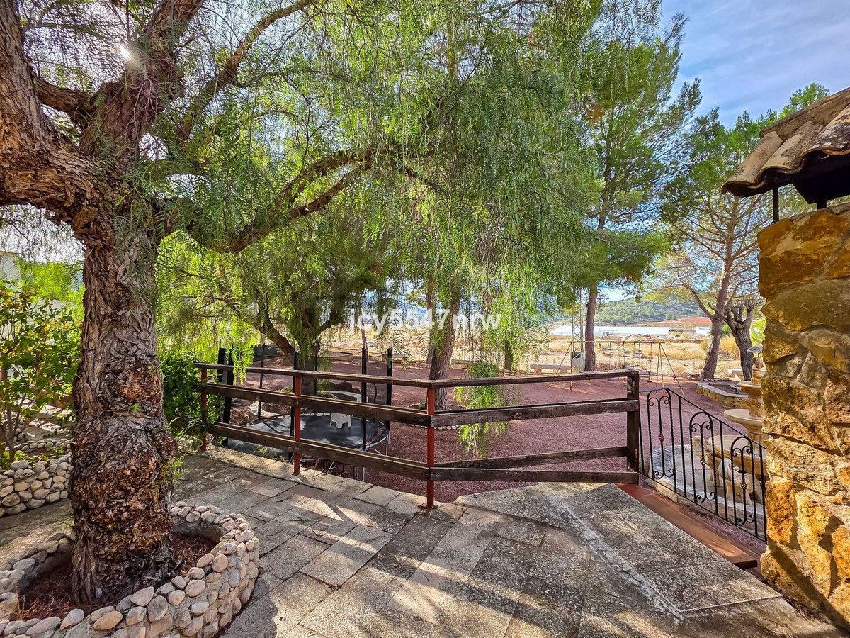 4 Bed Townhouse for sale in Pinoso Costa Blanca, Alicante, Spain