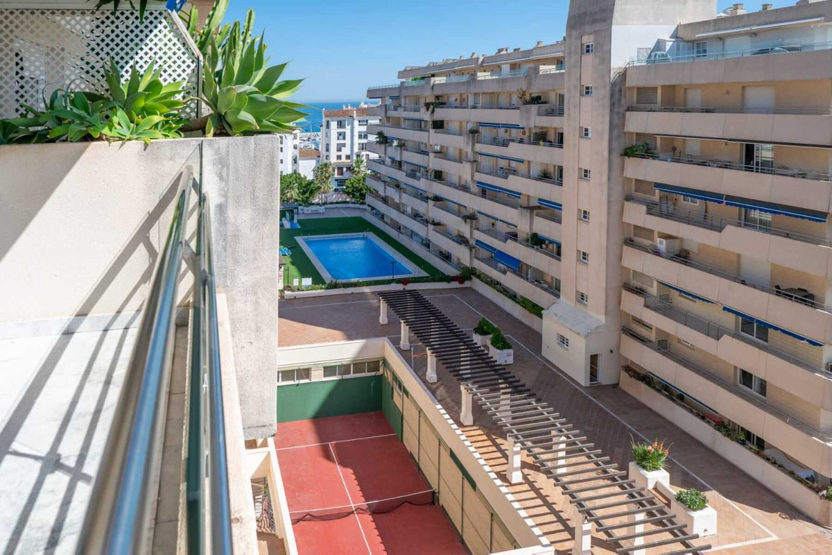 2 Bed Apartment for sale in Puerto Banús Costa Del Sol, Málaga, Spain
