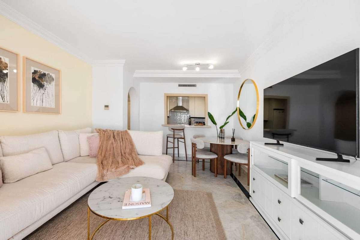 2 Bed Apartment for sale in Puerto Banús Costa Del Sol, Málaga, Spain