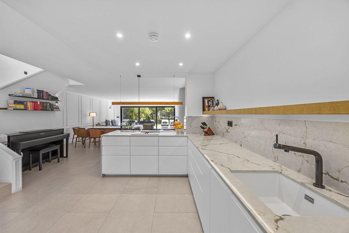 3 Bed Townhouse for sale in Nueva Andalucía Costa Del Sol, Málaga, Spain