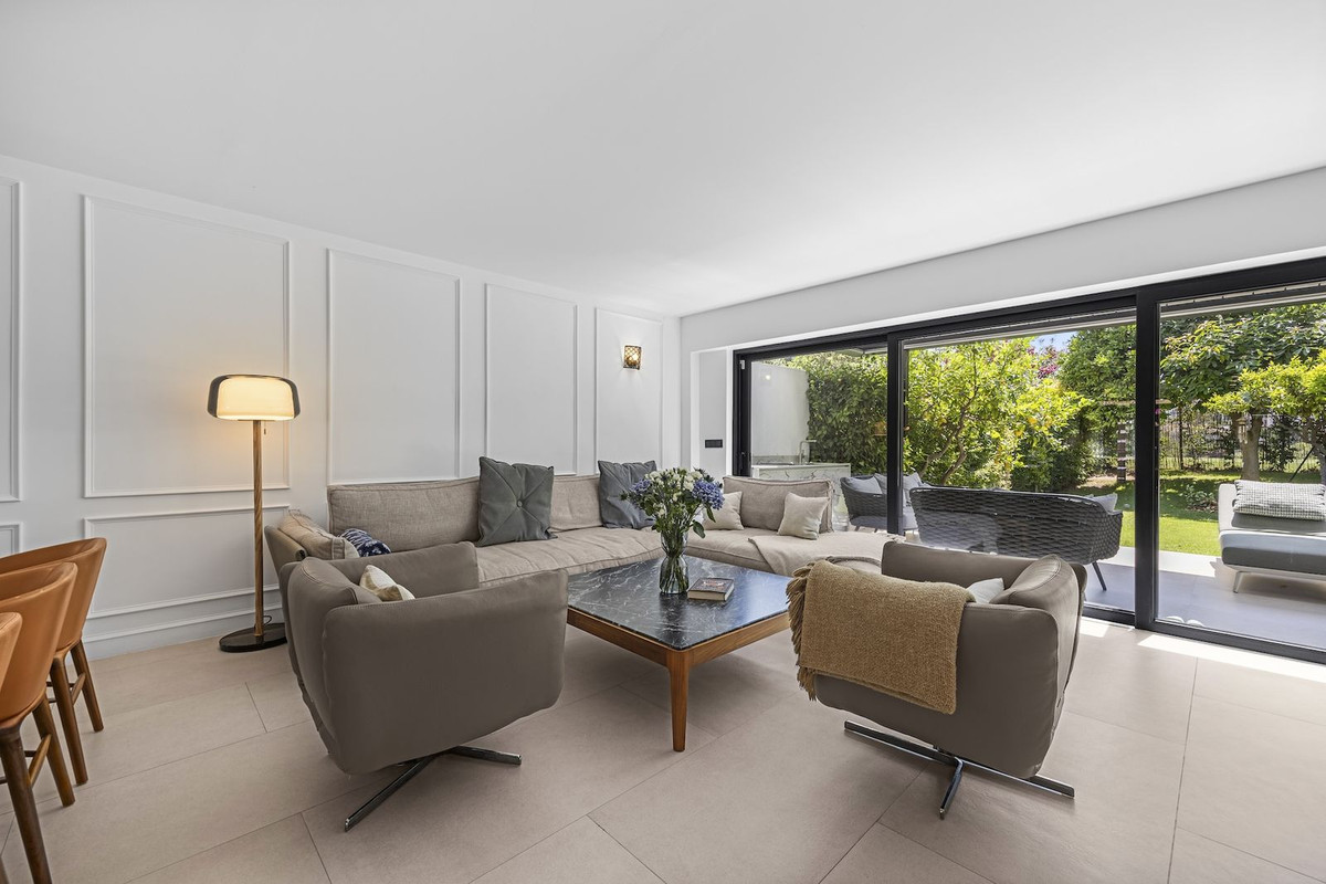 3 Bed Townhouse for sale in Nueva Andalucía Costa Del Sol, Málaga, Spain