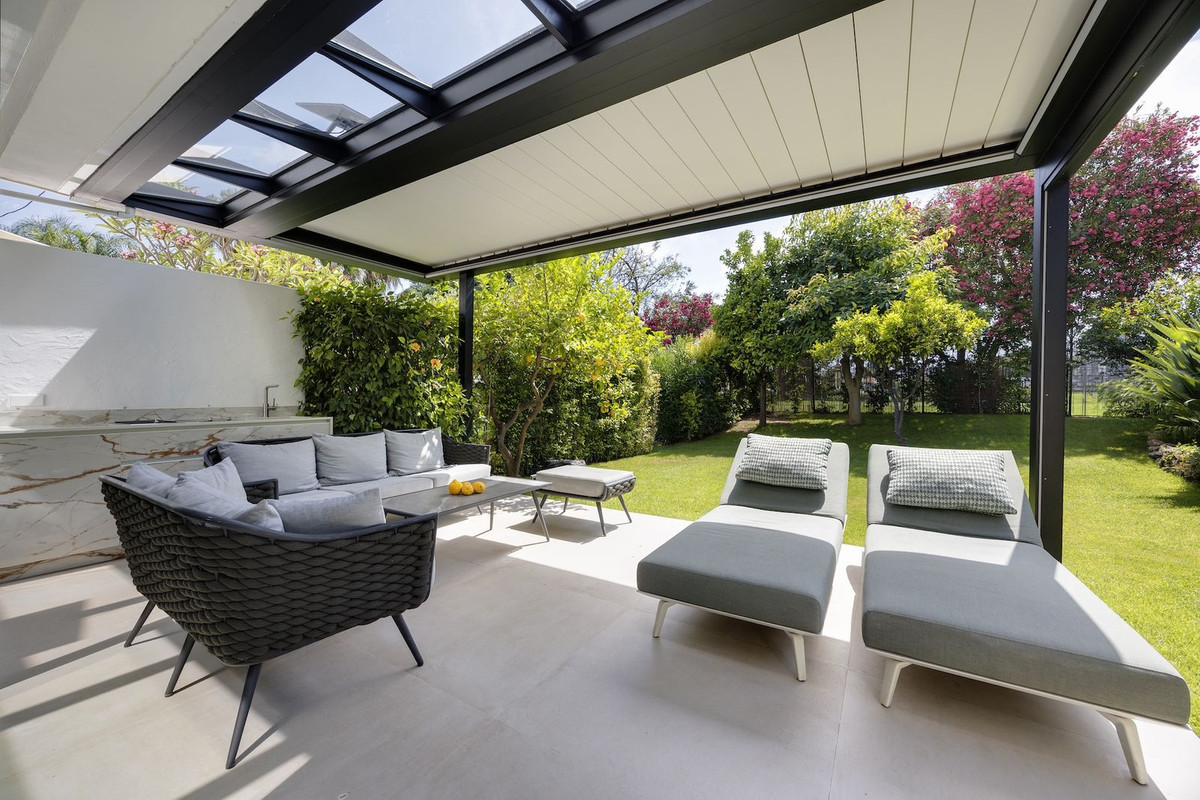 3 Bed Townhouse for sale in Nueva Andalucía Costa Del Sol, Málaga, Spain