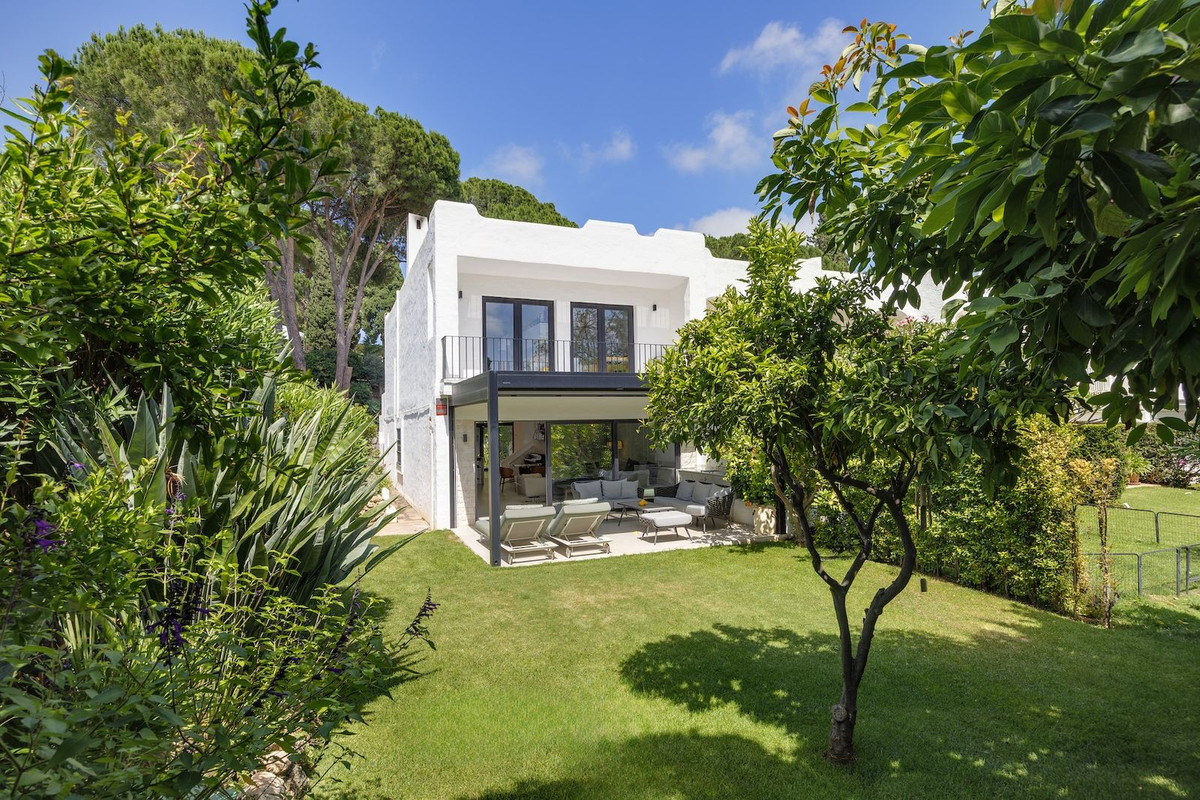 3 Bed Townhouse for sale in Nueva Andalucía Costa Del Sol, Málaga, Spain