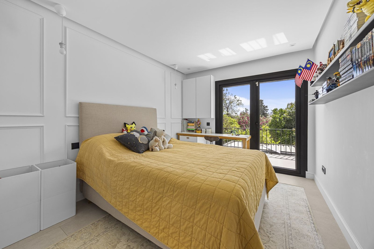 3 Bed Townhouse for sale in Nueva Andalucía Costa Del Sol, Málaga, Spain
