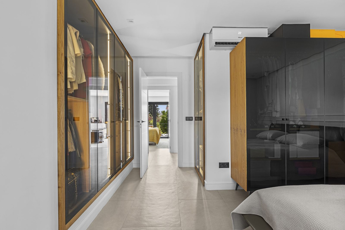 3 Bed Townhouse for sale in Nueva Andalucía Costa Del Sol, Málaga, Spain