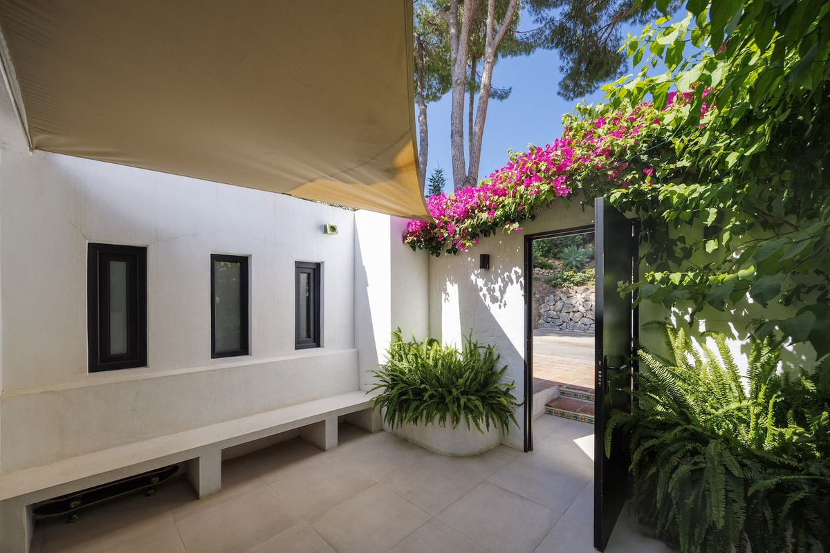 3 Bed Townhouse for sale in Nueva Andalucía Costa Del Sol, Málaga, Spain
