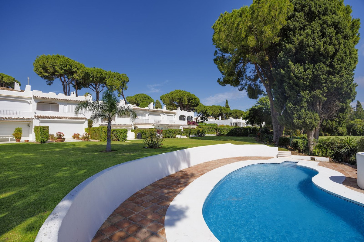 3 Bed Townhouse for sale in Nueva Andalucía Costa Del Sol, Málaga, Spain