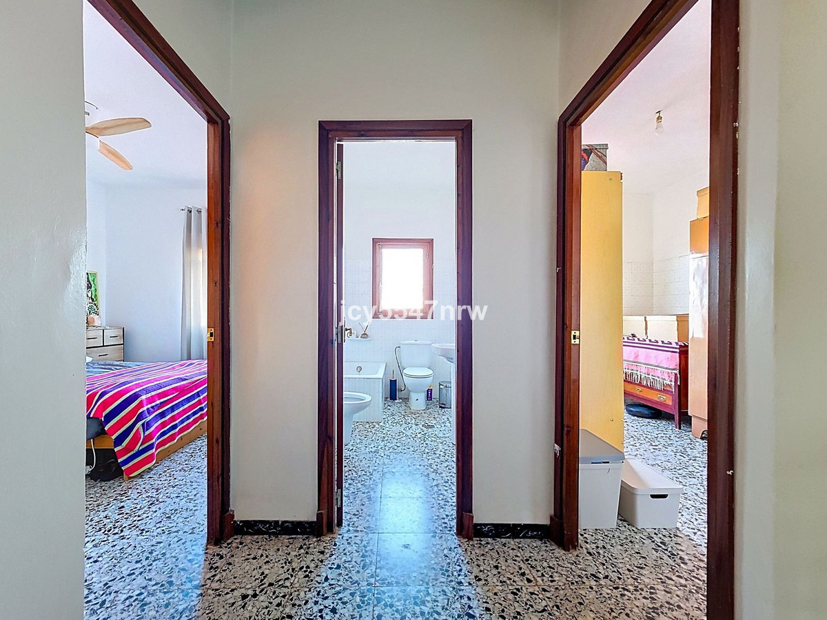 8 Bed Townhouse for sale in Pinoso Costa Blanca, Alicante, Spain