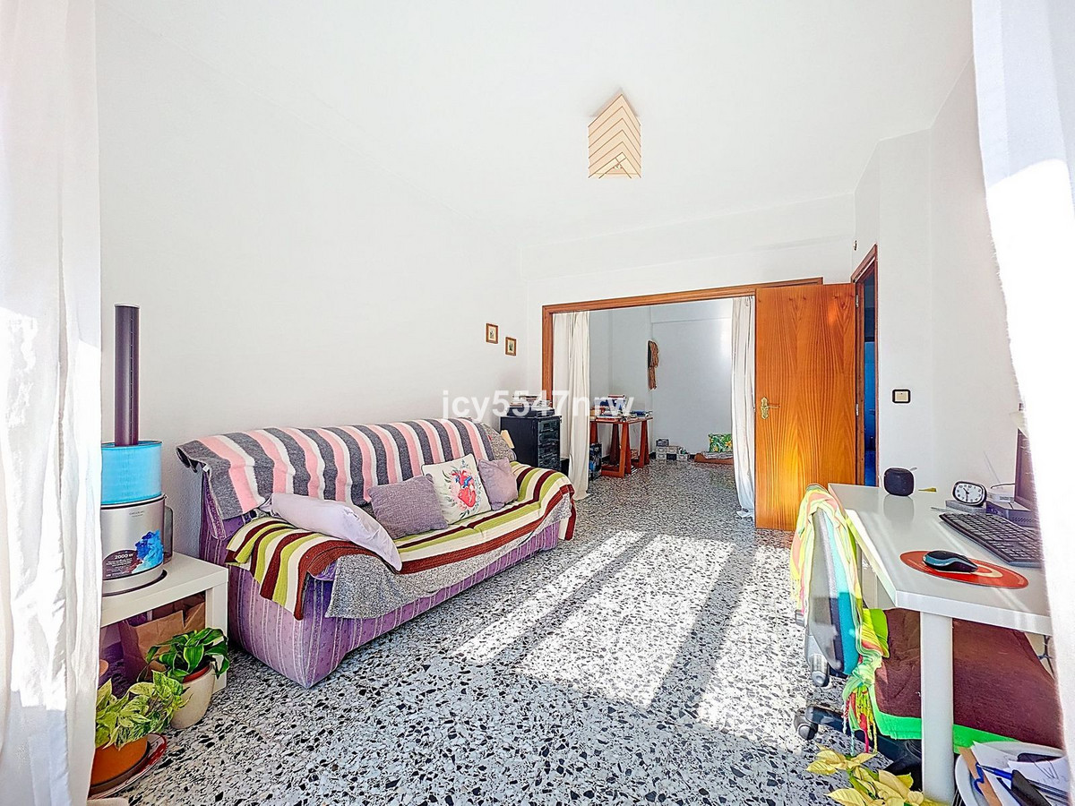 8 Bed Townhouse for sale in Pinoso Costa Blanca, Alicante, Spain