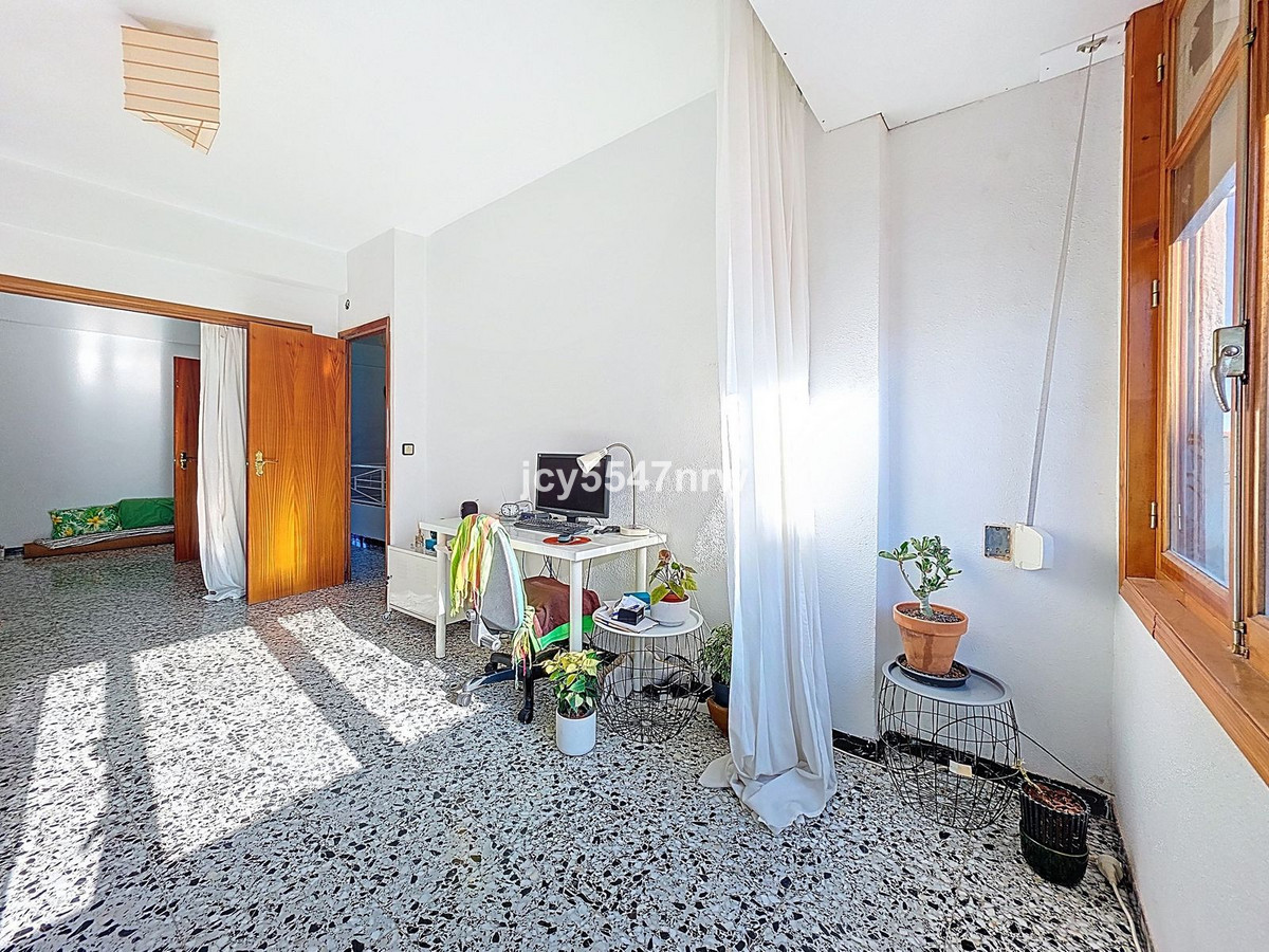 8 Bed Townhouse for sale in Pinoso Costa Blanca, Alicante, Spain