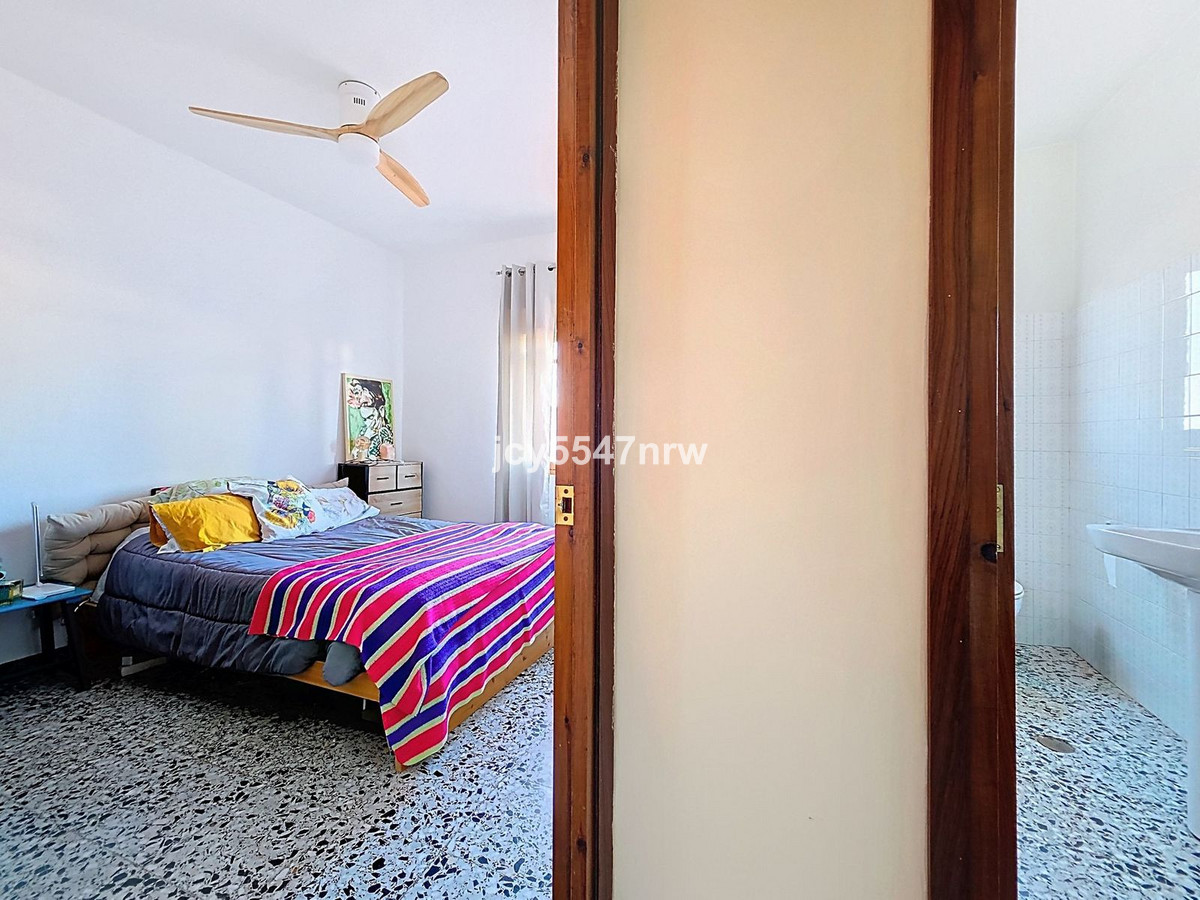 8 Bed Townhouse for sale in Pinoso Costa Blanca, Alicante, Spain