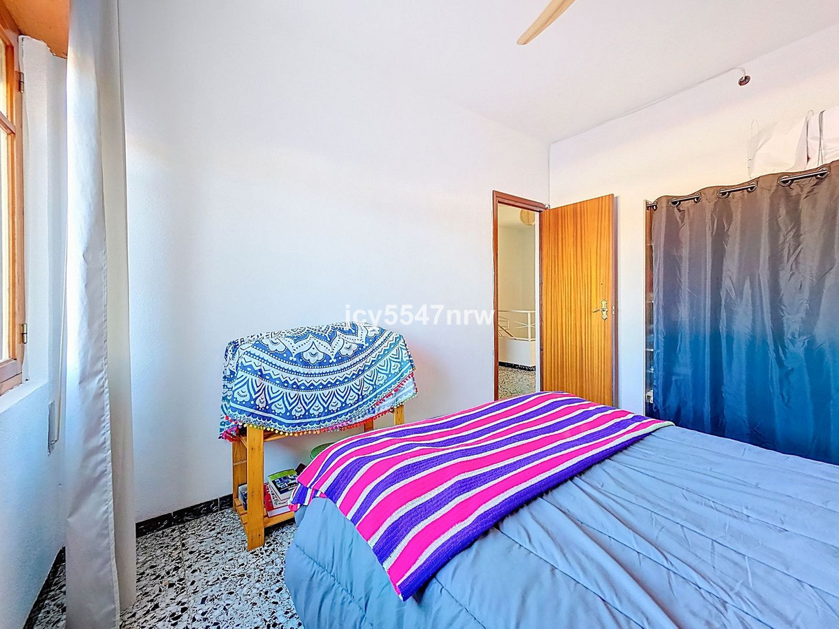 8 Bed Townhouse for sale in Pinoso Costa Blanca, Alicante, Spain