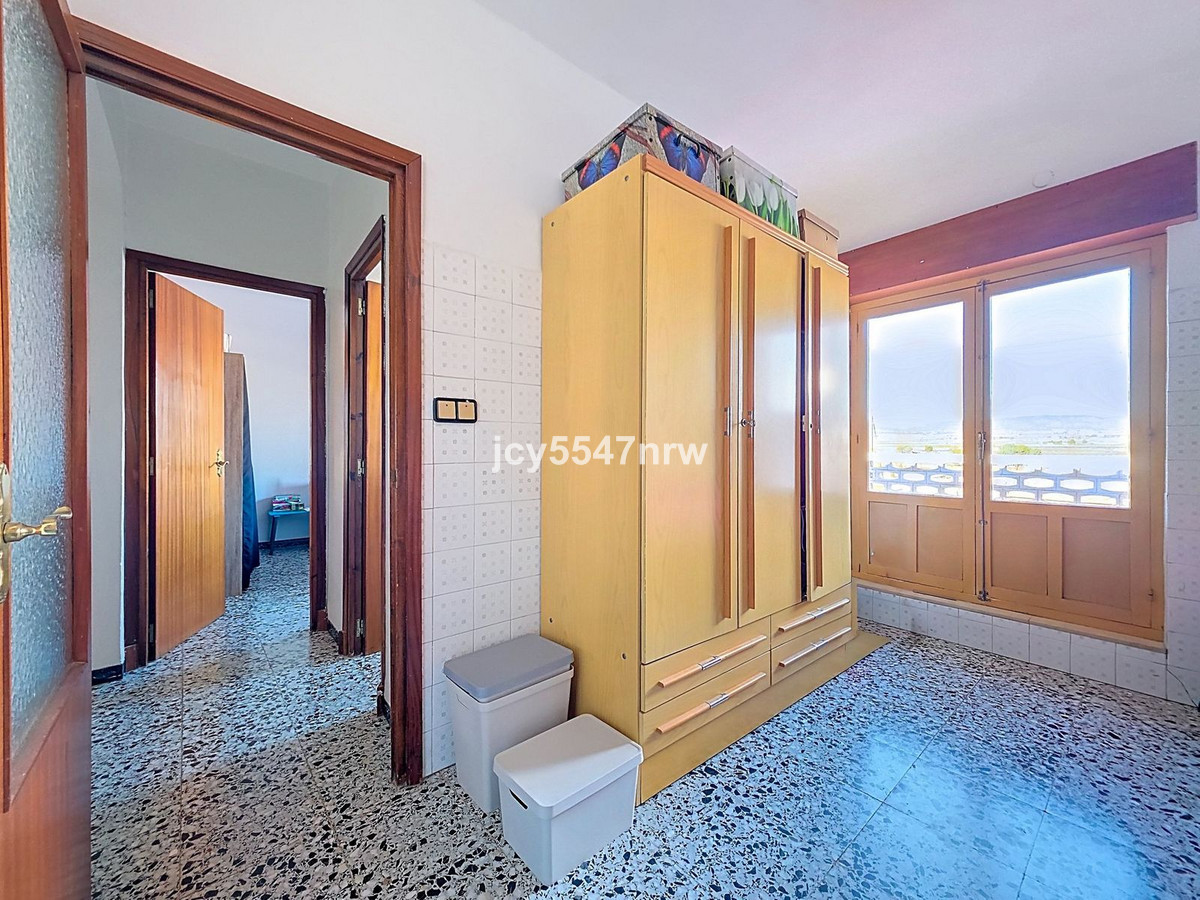8 Bed Townhouse for sale in Pinoso Costa Blanca, Alicante, Spain