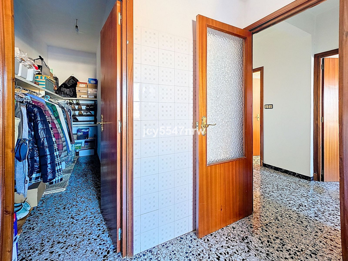8 Bed Townhouse for sale in Pinoso Costa Blanca, Alicante, Spain